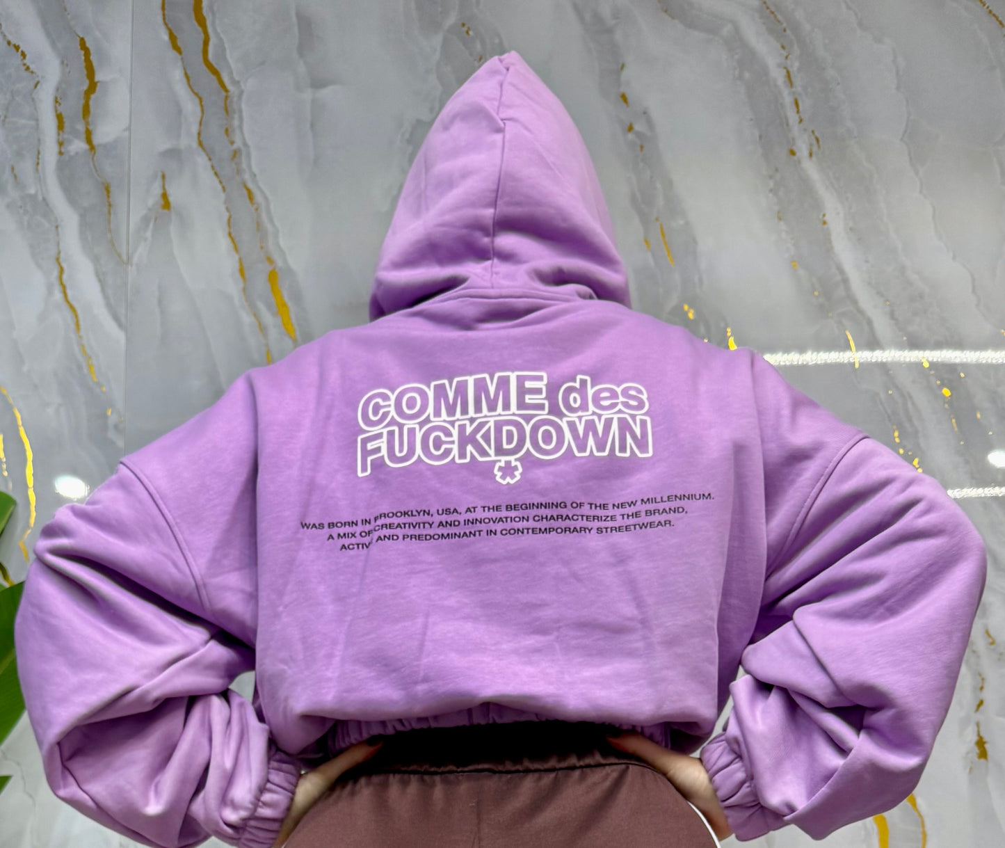 Felpa croce crop top