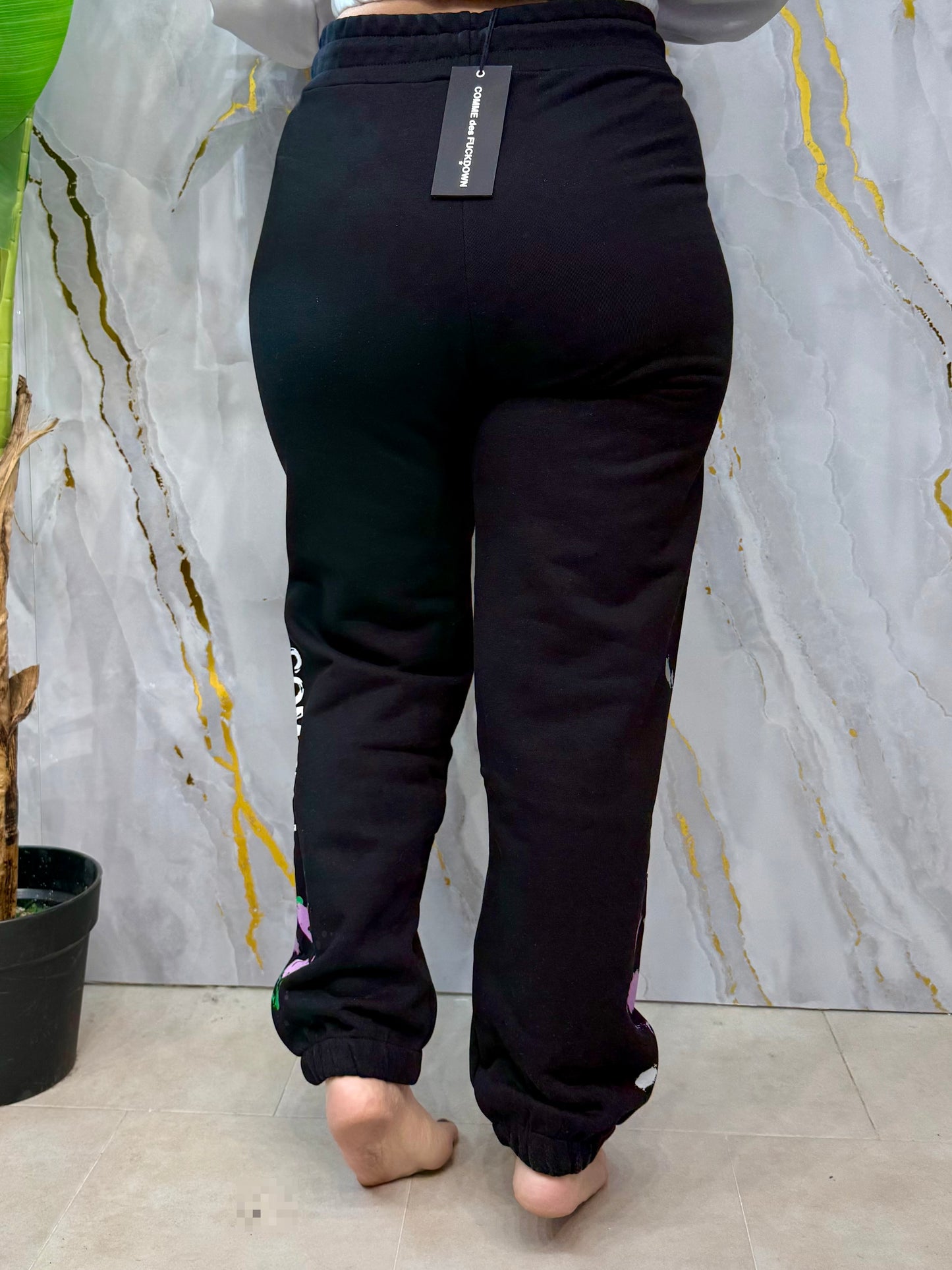 Pantatuta con elastico alle caviglie