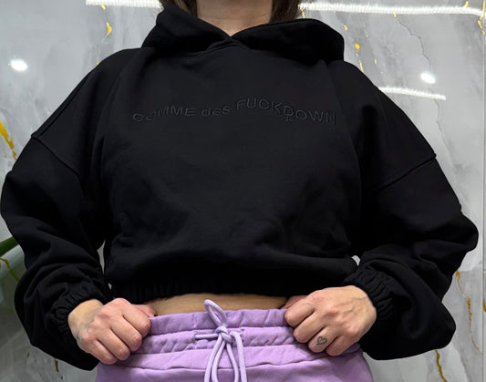 Crop top nero con cappello COMME des FUCKDOWN